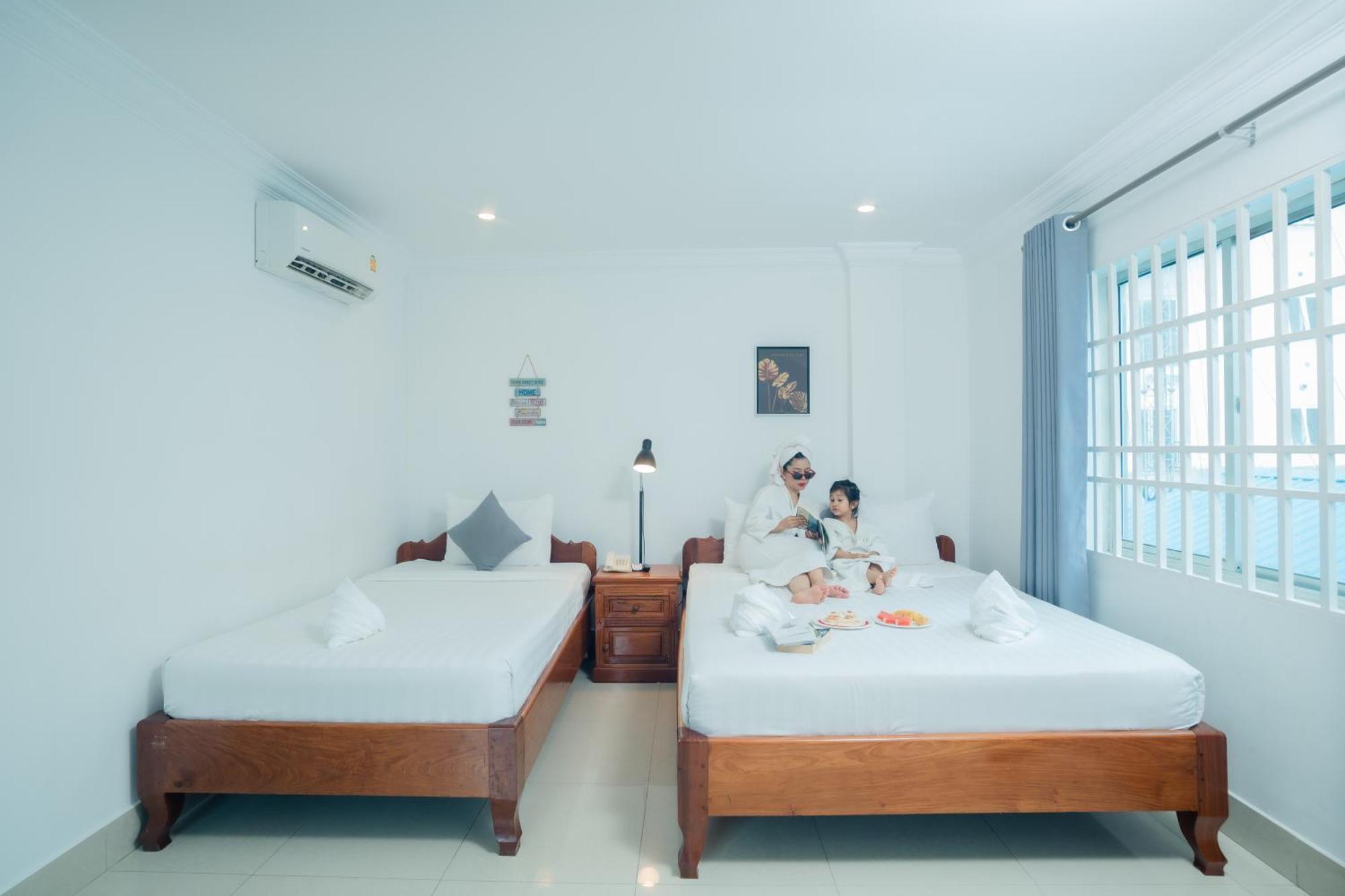פנום פן White Corner Hotel מראה חיצוני תמונה