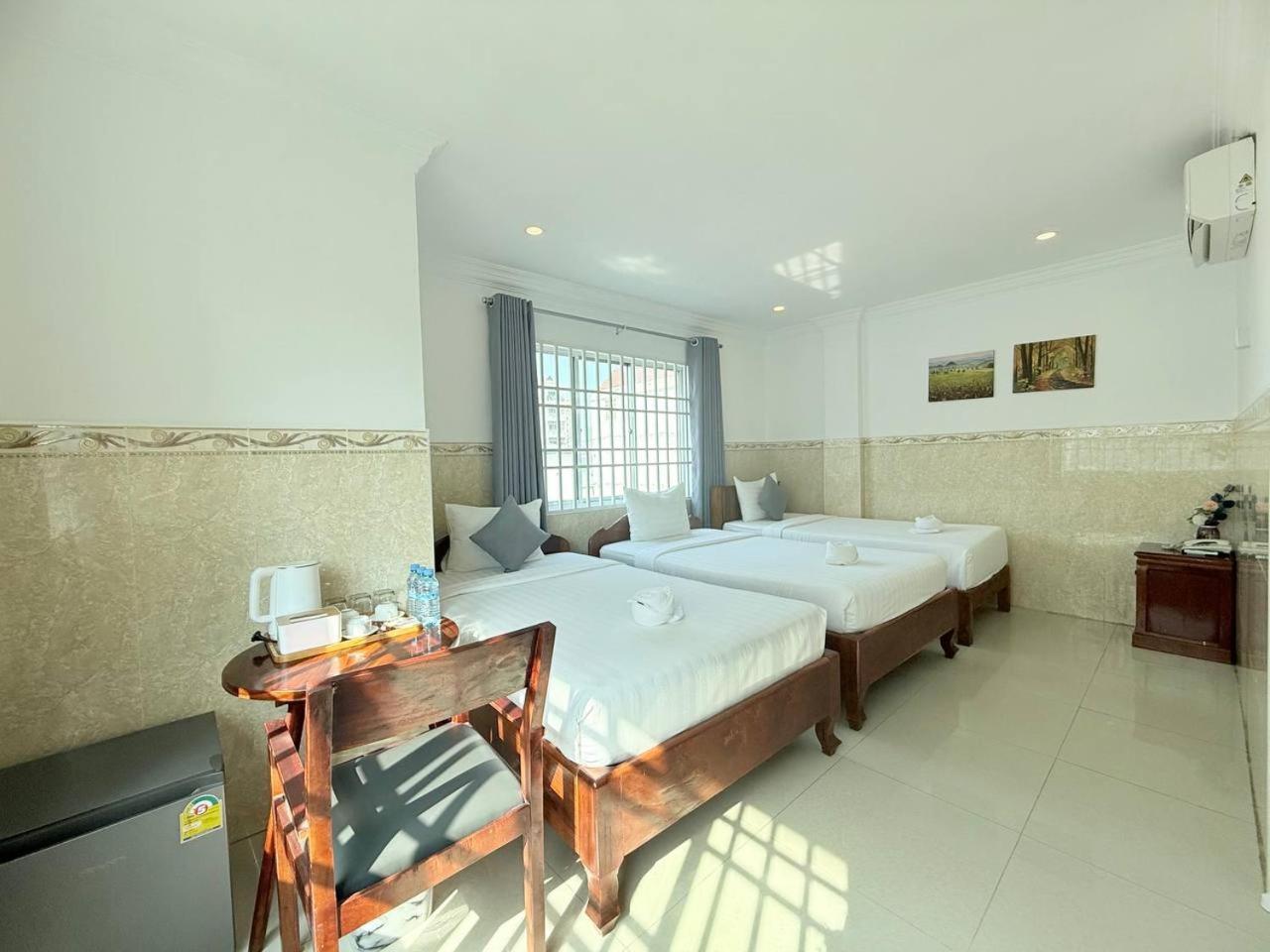 פנום פן White Corner Hotel מראה חיצוני תמונה